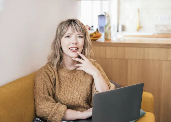 Young Blonde Woman Working Laptop Home — Foto Stock