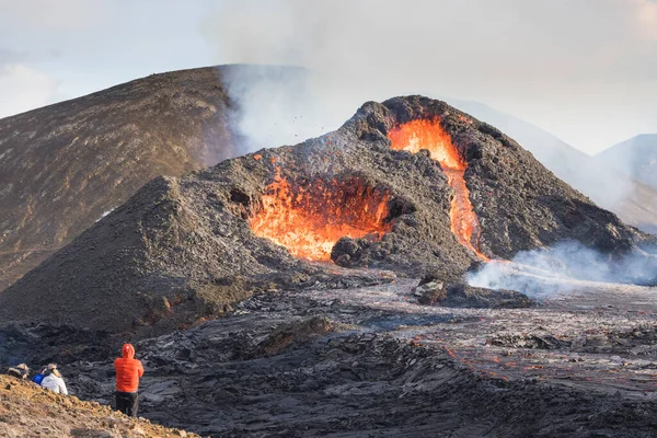 Kilátás Egy Vulkánra Hegyekben — Stock Fotó