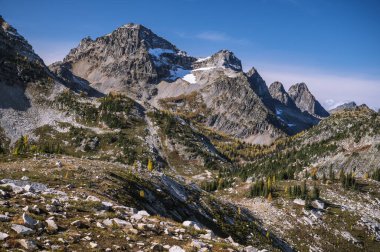 Sonbaharda Kuzey Alp dağları