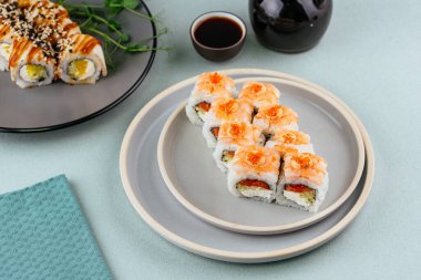 Geleneksel Japon suşi rulosu.