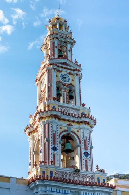 14 Eylül 2021, Panormitis, Yunanistan: Yunanistan 'ın Symi adasındaki Meşhur Manastır Panormitis. Kulenin detayları..
