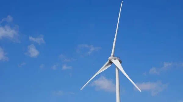 Front View Wind Turbine Sunny Day — Stock Photo, Image