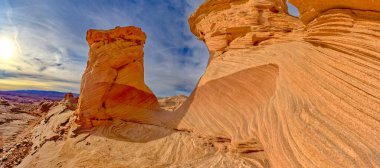 Wavy Sandstone, Arı Kovanı Rock Ridge 'de Glen Kanyonu Eğlence Alanı Arizona' nın yeni dalga oluşumunda. Arı kovanının yakınında bir yerde..