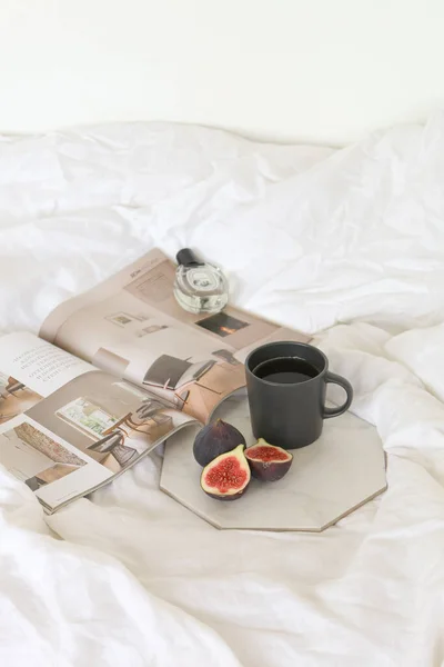 Figs Coffee Perfume Marble Board Magazine — Fotografia de Stock