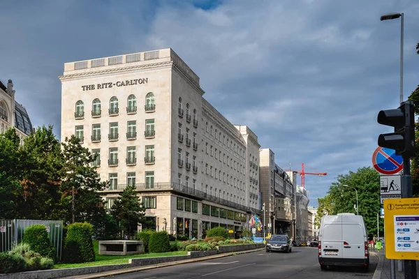 Budapeszt Węgry 2021 Hotel Ritz Carlton Budapeszcie Słoneczny Letni Poranek — Zdjęcie stockowe