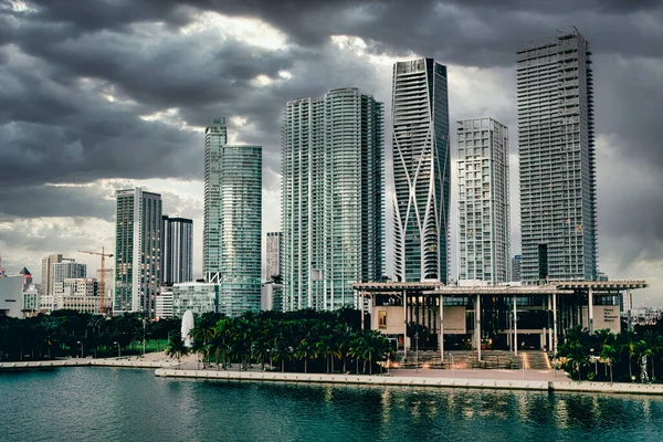 Horizonte Miami Con Rascacielos Nubes —  Fotos de Stock