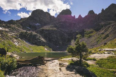 Eagles Nest Wilderness, Colorado 'da yürüyüş yaparken çekilmiş manzara fotoğrafları.