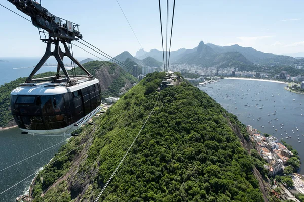 Sugar Loaf Teleferiğinden Yeşil Yağmur Ormanlarına Güzel Bir Manzara Rio — Stok fotoğraf