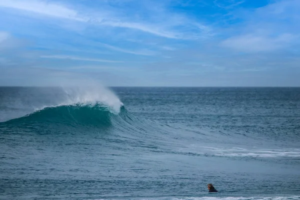 Perfekte Welle Bricht Einem Strand Surf Spot — Stockfoto