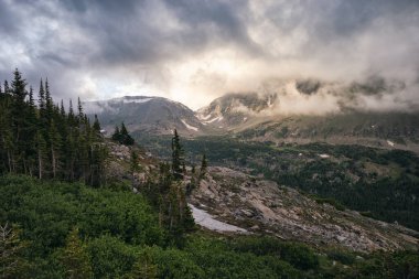 Fotoğraflar, Colorado, ABD 'deki bir sırt çantası gezisi sırasında Indian Peaks Wilderness' da çekildi.