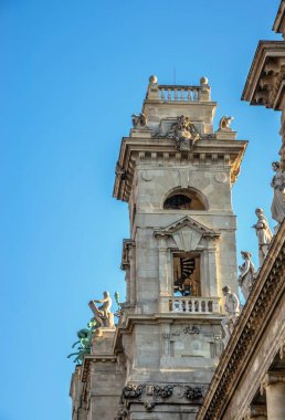 Budapeşte, Macaristan 18.08.2021. Macaristan, Budapeşte 'deki etnoğrafya müzesi, bir yaz sabahı