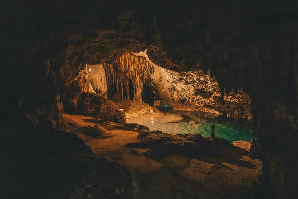 Cenote Subterráneo Con Estalactitas Estalagmitas — Foto de Stock