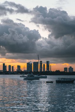 Güzel manzara gökdelenler Miami Florida Günbatımı