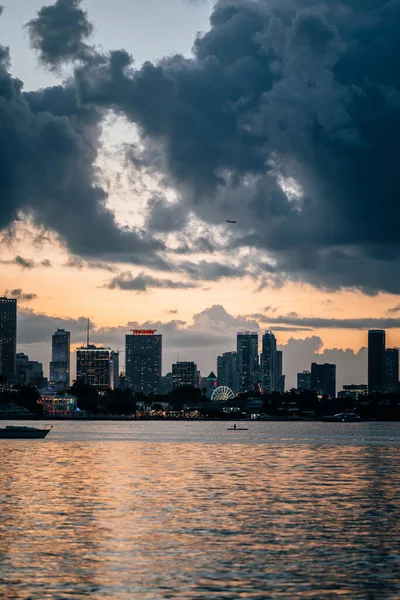 Downtown Miami Florida Pôr Sol Nuvens Céu Mar — Fotografia de Stock