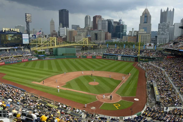 Pittsburgh Pirates Playing Game Pnc Park Downtown Pittsburgh Background — Stock Photo, Image