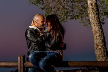 Genç çift güzel model güzellik ve kıyafetler.