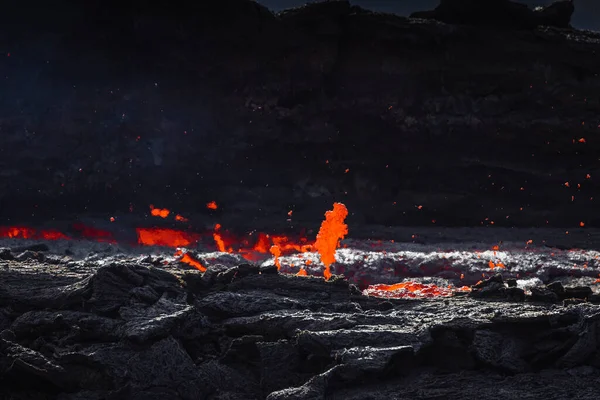 Lava Volcánica Incandescente Que Fluye Volcán —  Fotos de Stock