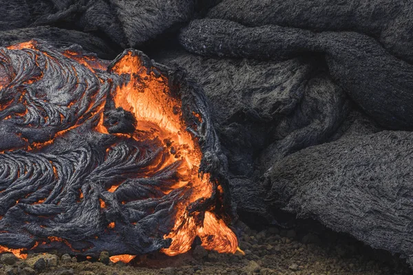Lava Vulcanica Incandescente Che Scorre Nel Vulcano — Foto Stock