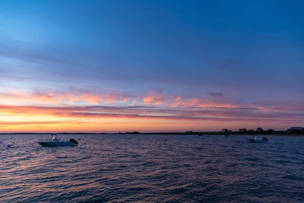 Cores Pôr Sol Refletindo Sobre Água Oceano Porto Nantucket — Fotografia de Stock
