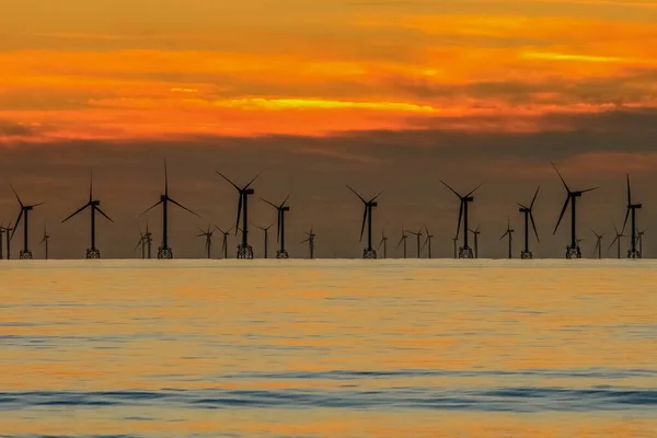 Britisches Wetter Sonnenuntergang Über Dem Weit Entfernten Offshore Windpark Walney — Stockfoto