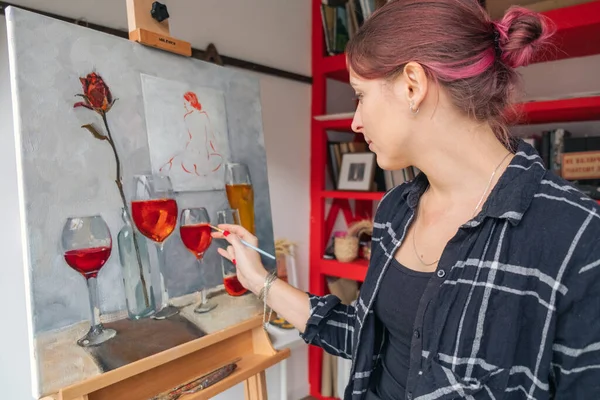 Mujer Artista Pintura Óleo Sobre Lienzo —  Fotos de Stock