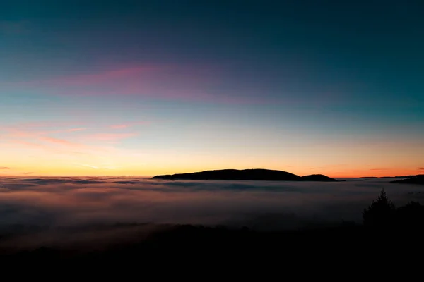 Закат Вершины Горы Море Облаков — стоковое фото
