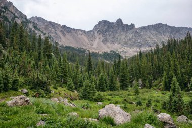 Fotoğraflar Indian Peaks Wilderness, Colorado 'da sırt çantasıyla gezerken çekildi.
