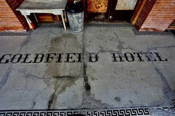 Goldfield Hotel Crack Nevada Art — Stock Photo, Image