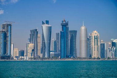 Doha Skyline bir dhow gemisinden görüldüğü gibi yakın.