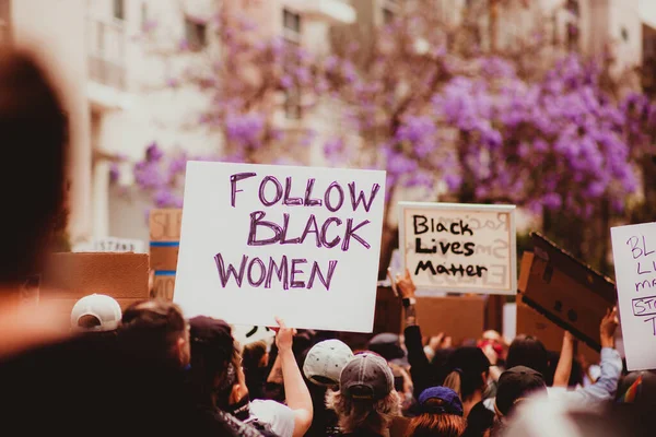 Gente Caminando Una Marcha Black Lives Matter —  Fotos de Stock