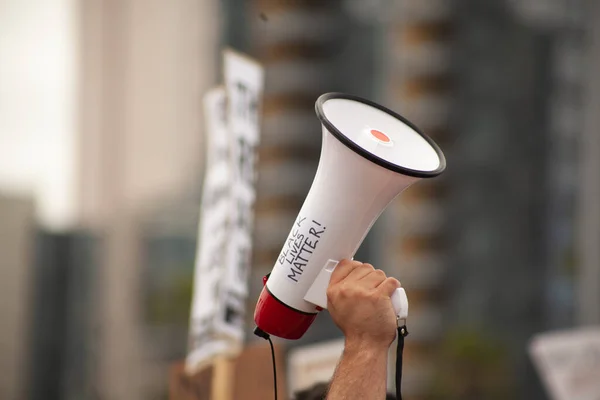 Pessoas Caminhando Uma Marcha Black Lives Matter — Fotografia de Stock