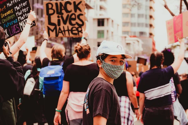 Niño Pre Adolescente Caminando Una Marcha Black Lives Matter — Foto de Stock