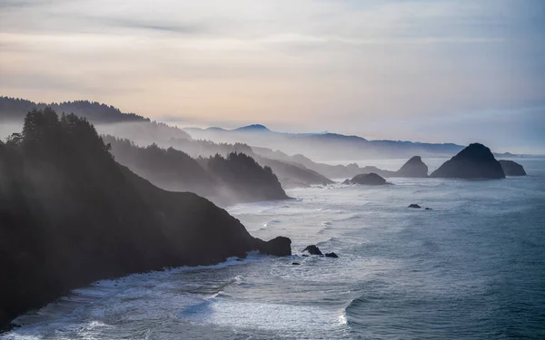 Oregon Kıyısı Puslu Deniz Spreyi — Stok fotoğraf