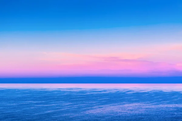 地中海に沈む夜明けの色 — ストック写真
