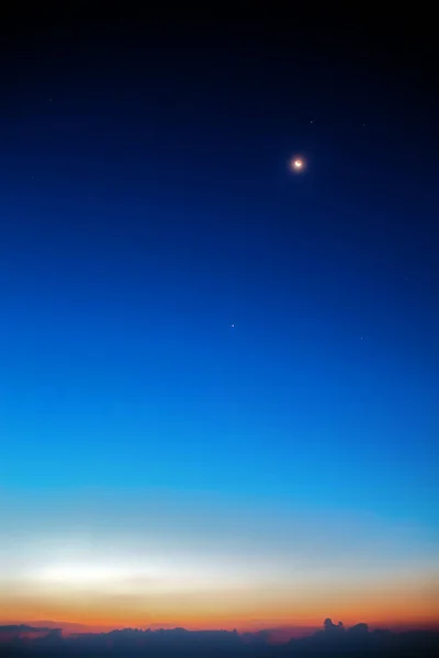 Mondsichel Konjunktion Mit Venus Und Mars Der Abenddämmerung — Stockfoto