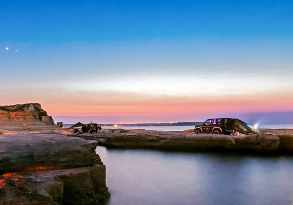 Campeggiatori Tramonto Sulla Costa — Foto Stock