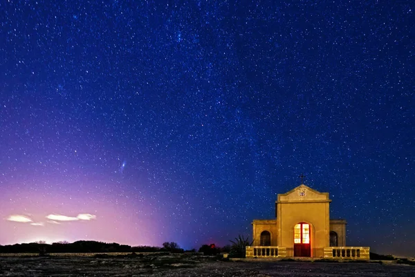 멜리에하 너머의 밤하늘 — 스톡 사진