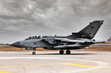 LUQA, MALTA - 25 SEP - RAF Kasırga Malta Uluslararası Hava Gösterisi sırasında 25 Eylül 2011