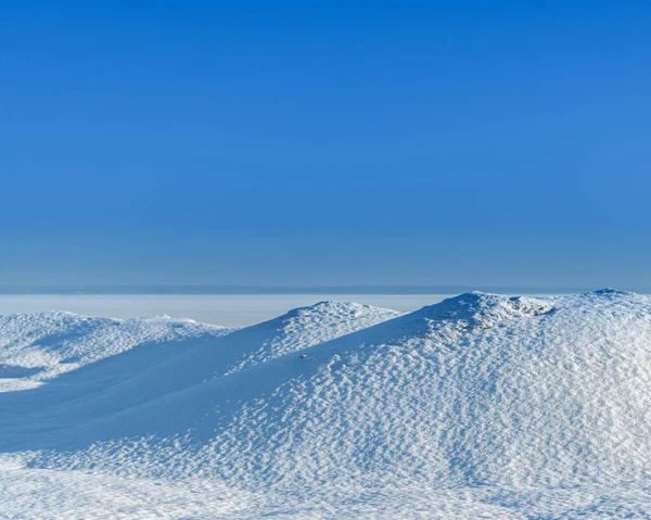 Deserto Congelado Com Montanhas Neve Com Dia Claro — Fotografia de Stock