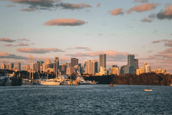 Ufuk Çizgisi Miami Bulutları Florida Deniz Kenti Gökyüzü — Stok fotoğraf