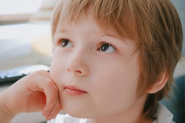 Child Thinking Kid Eating Cereal — Stock Photo, Image