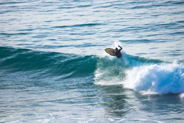 Surfer Surfing Wave Ericeira Πορτογαλία — Φωτογραφία Αρχείου