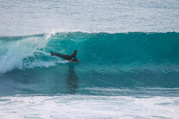 Bodyboard Surfare Rider Våg Vid Solnedgången Ericeira Portugal — Stockfoto