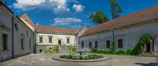 Svirzh Ukraine 2021 Die Burg Svirzh Ukrainischen Lemberg Einem Sonnigen — Stockfoto