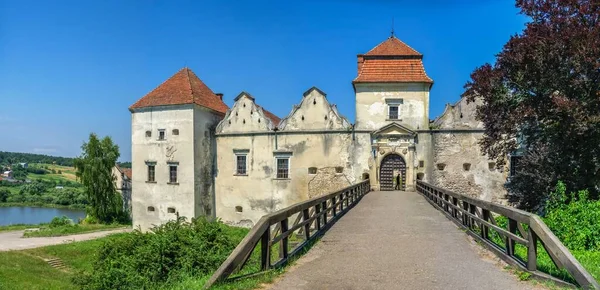 Svirzh Ukraine 2021 Die Burg Svirzh Ukrainischen Lemberg Einem Sonnigen — Stockfoto