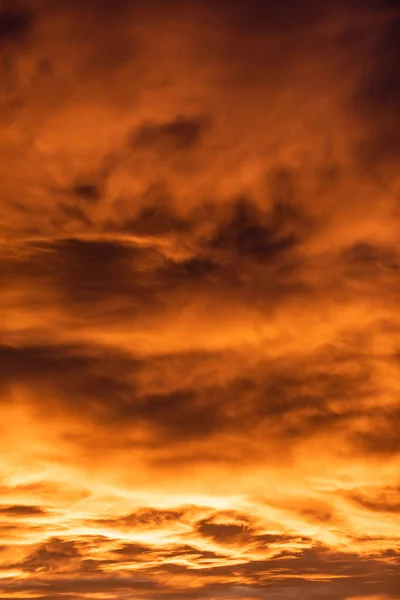 Foto Del Cielo Durante Puesta Sol Ardiente — Foto de Stock