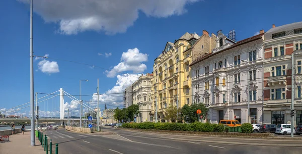 2021年8月21日 匈牙利布达佩斯 在一个阳光明媚的夏日 布达佩斯老城佩斯的街道 — 图库照片