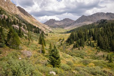 Fotoğraflar, Colorado 'daki Hunter-Fryingpan Wilderness' da sırt çantası gezisinde çekildi.