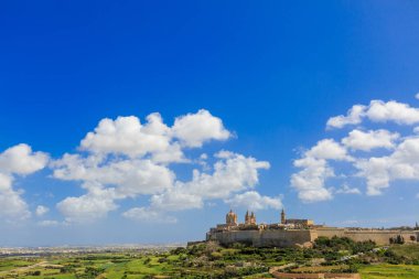 Mdina, güzel eski şehir Malta duvarlı.