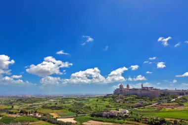 Mdina, güzel eski şehir Malta duvarlı.